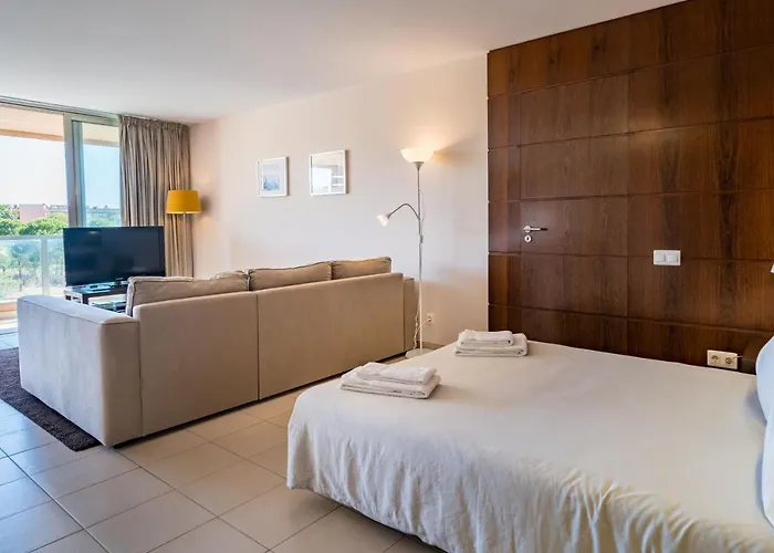 Herdade Dos Salgados By Intiholidays *